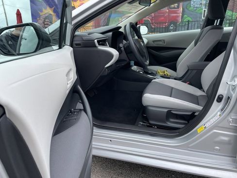 Used 2026 Toyota Corolla LE FWD image 14