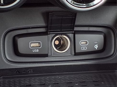 New 2026 Hyundai Venue SEL FWD image 17