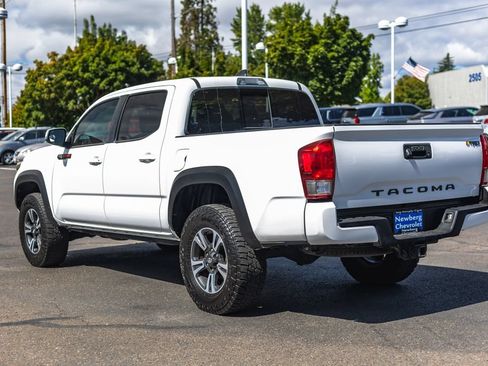 Used 2017 Toyota Tacoma TRD Sport w/ Tow Package RWD image 12