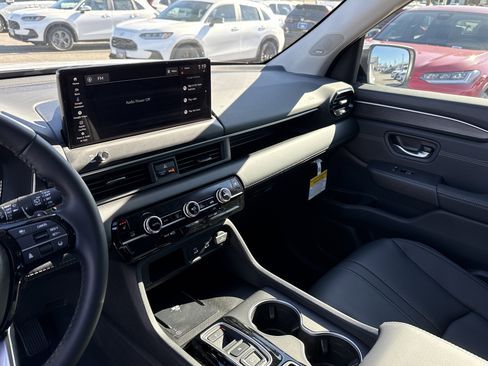 New 2026 Honda Pilot Touring image 17