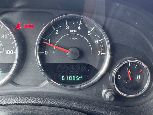 Used 2017 Jeep Wrangler Unlimited Sahara w/ Connectivity Group AWD/4WD image 20