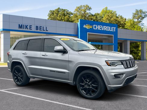 Used 2020 Jeep Grand Cherokee Altitude AWD/4WD image 1