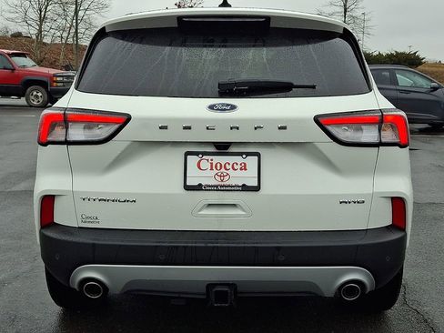 Used 2022 Ford Escape Titanium w/ Class II Trailer Tow Package image 9