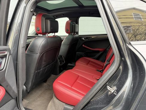 Used 2018 Porsche Macan image 28