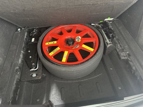 Used 2021 Porsche Macan Base image 38