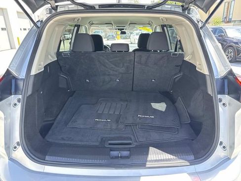 Used 2024 Nissan Rogue S FWD image 8