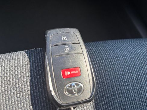 Used 2025 Toyota Prius LE FWD image 18