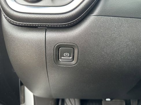 Certified 2021 Chevrolet Silverado 1500 RST image 13