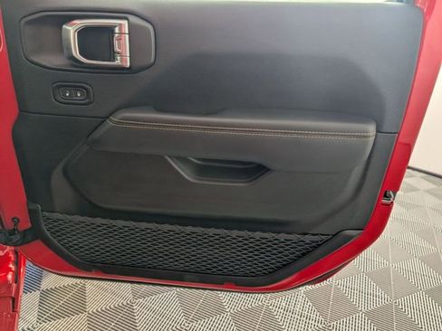 Certified 2025 Jeep Wrangler Sahara 4xe w/ Safety Group image 31