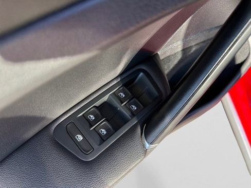 Used 2018 Volkswagen Golf Alltrack SE image 11