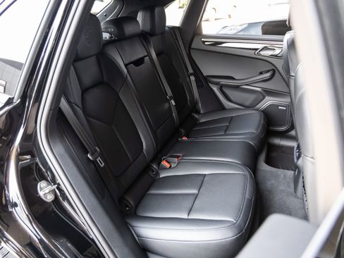 Certified 2026 Porsche Macan AWD/4WD image 40