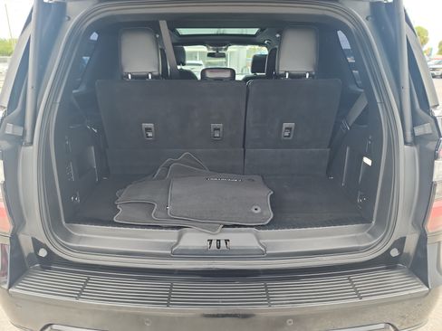 Used 2019 Ford Expedition Limited w/ Equipment Group 303A RWD image 18