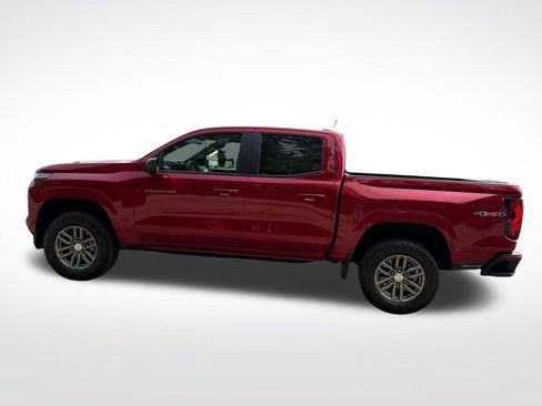 Used 2023 Chevrolet Colorado LT w/ LT Convenience Package II AWD/4WD image 2