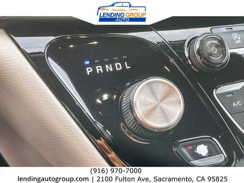 Used 2018 Chrysler Pacifica Touring-L image 18