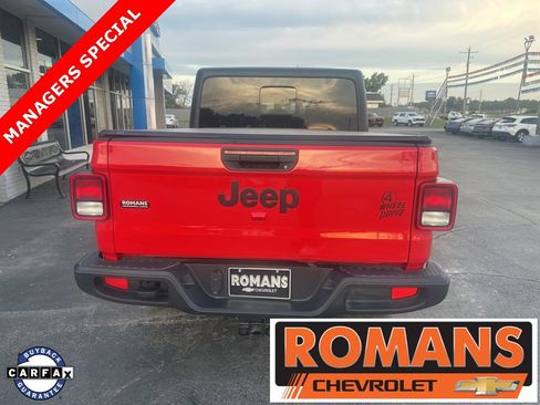 Used 2022 Jeep Gladiator Sport image 5