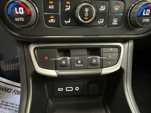 Used 2023 GMC Terrain SLE w/ Driver Convenience Package AWD/4WD image 36