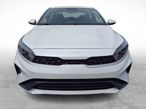 Used 2023 Kia Forte LXS image 2