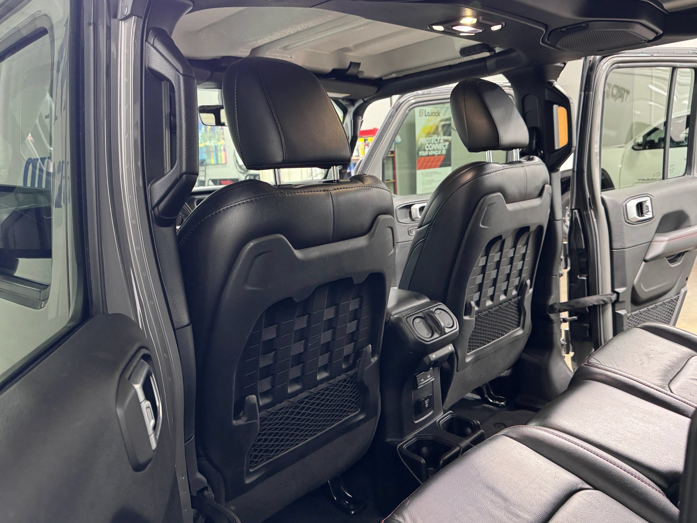 Used 2020 Jeep Gladiator Rubicon w/ Uconnect 4C Nav & Sound Group AWD/4WD image 27