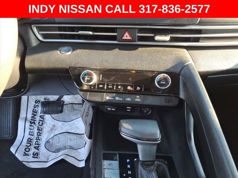 Used 2021 Hyundai Elantra SEL image 17