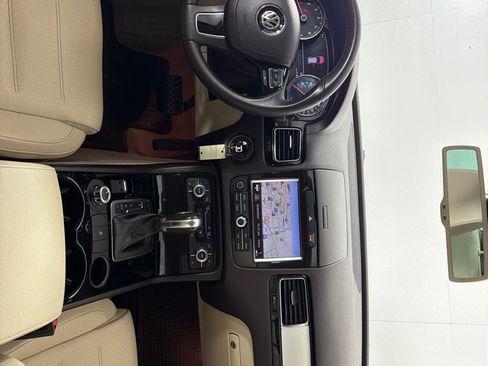 Used 2013 Volkswagen Touareg VR6 AWD/4WD image 26