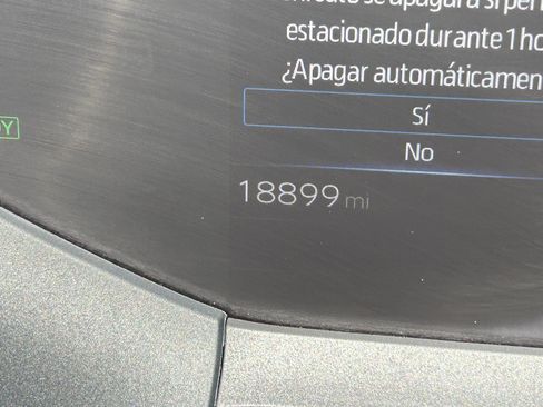 Certified 2025 Toyota Prius LE FWD image 29