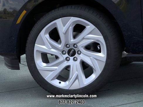 New 2025 Lincoln Navigator Reserve AWD/4WD image 19