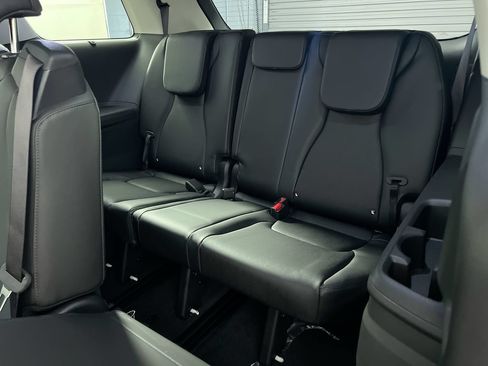 New 2027 Kia Carnival SX w/ Dark Edition Package FWD image 30