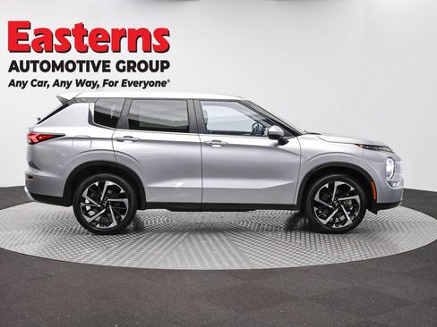 Used 2024 Mitsubishi Outlander SE AWD/4WD image 4