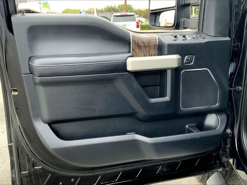 Used 2017 Ford F350 Lariat w/ Lariat Ultimate Package image 21