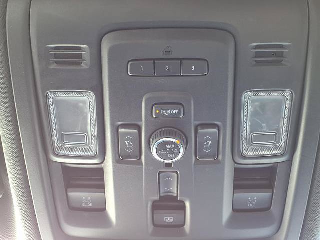 Used 2023 GMC Yukon SLT w/ SLT Premium Package RWD image 18