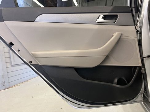 Used 2016 Hyundai Sonata SE w/ Cargo Package image 28