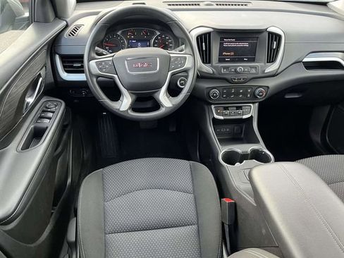 Used 2024 GMC Terrain SLE image 9