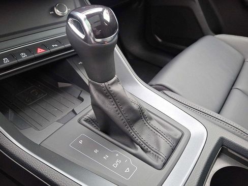 Used 2025 Audi Q3 2.0T Premium w/ Convenience Package image 12