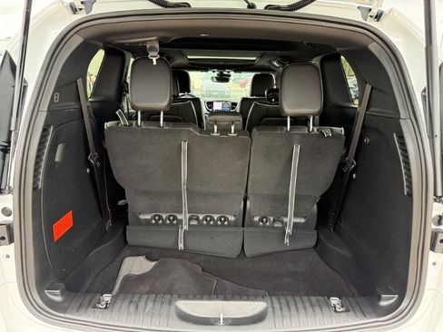 Used 2026 Chrysler Pacifica Limited FWD image 20
