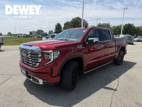 Used 2024 GMC Sierra 1500 Denali w/ Technology Package AWD/4WD image 3