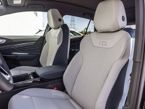 New 2025 Volkswagen ID.4 Pro S image 8