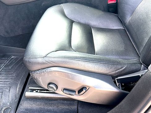 Used 2022 Volvo XC90 T5 Momentum w/ Protection Package Premier FWD image 15