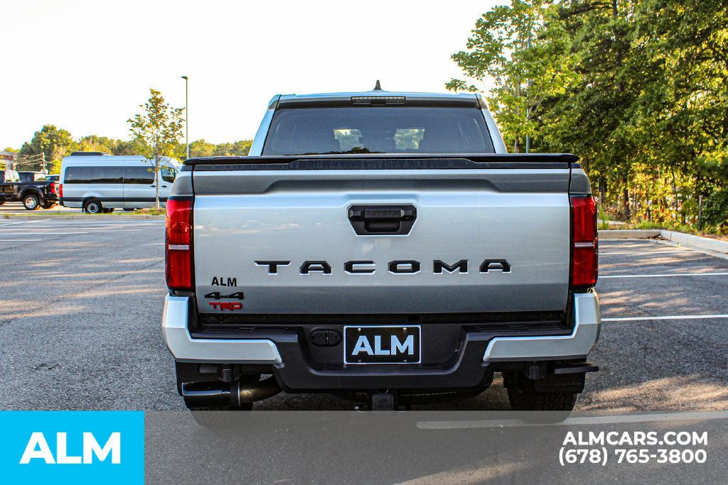 Used 2025 Toyota Tacoma TRD Off-Road AWD/4WD image 10