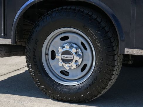 Used 2022 Ford F250 XL w/ Power Equipment Group image 17