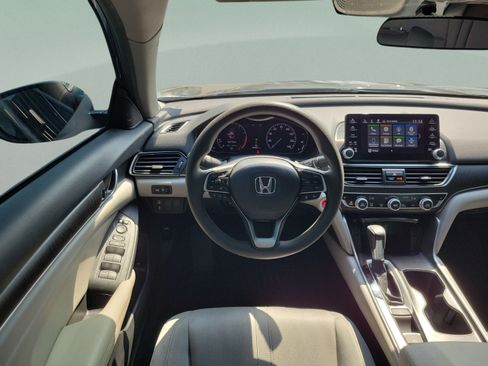 Used 2019 Honda Accord EX image 10