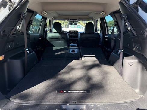 Used 2023 Mitsubishi Outlander SE image 20