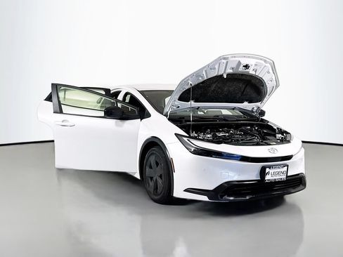 Used 2023 Toyota Prius LE FWD image 18