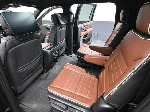 Used 2023 GMC Yukon XL Denali Ultimate AWD/4WD image 45