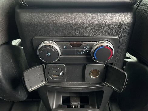 Used 2022 Ford Explorer XLT AWD/4WD image 44