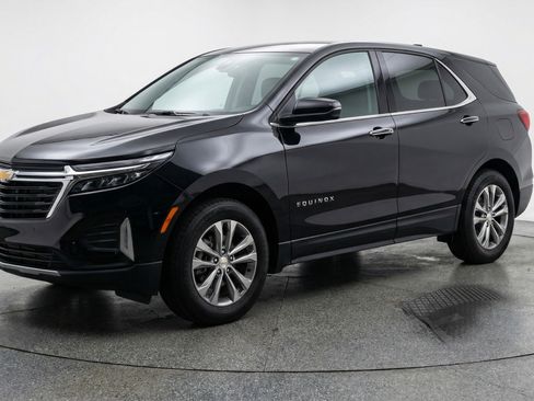 Used 2025 Chevrolet Equinox LT FWD image 3