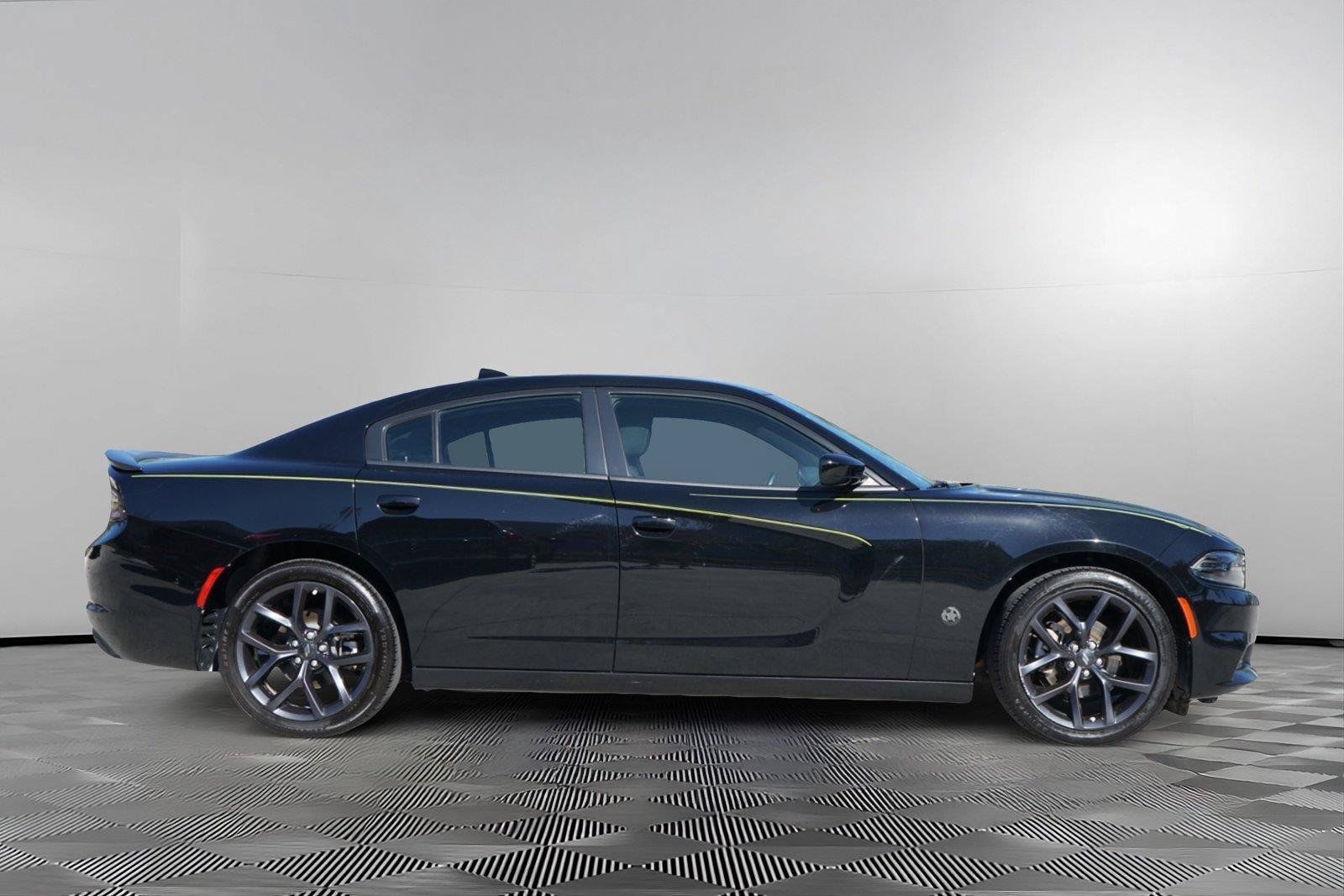Used 2023 Dodge Charger SXT w/ Blacktop Package RWD image 4