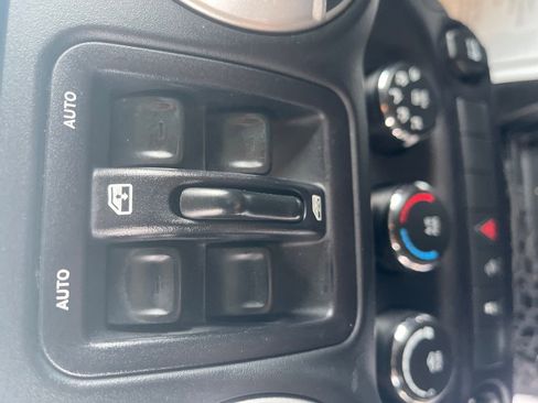 Used 2015 Jeep Wrangler Unlimited Sport image 16