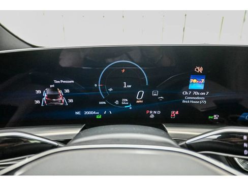 Certified 2024 Cadillac Lyriq Luxury AWD/4WD image 40