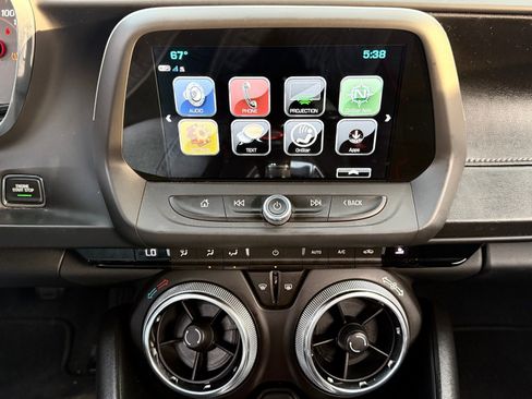 Used 2018 Chevrolet Camaro SS image 28