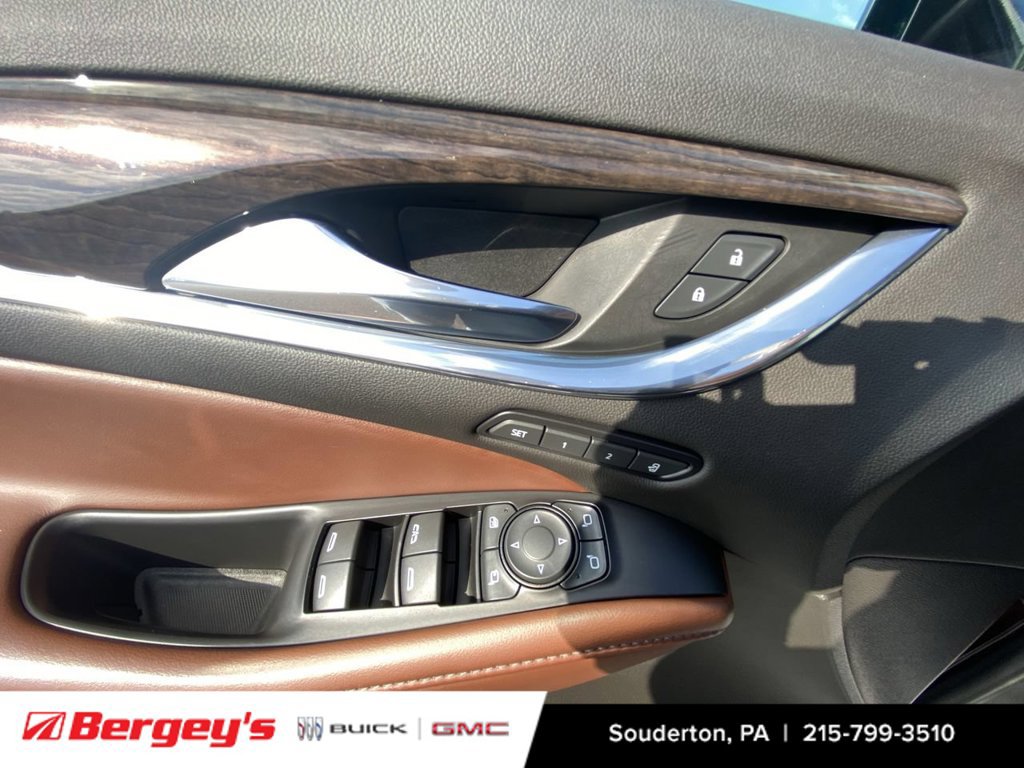 Used 2021 Buick Enclave Avenir w/ Avenir Technology Package AWD/4WD image 26